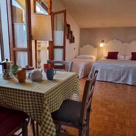 Casa Aloe B&B Монте Сан Савино Екстериор снимка