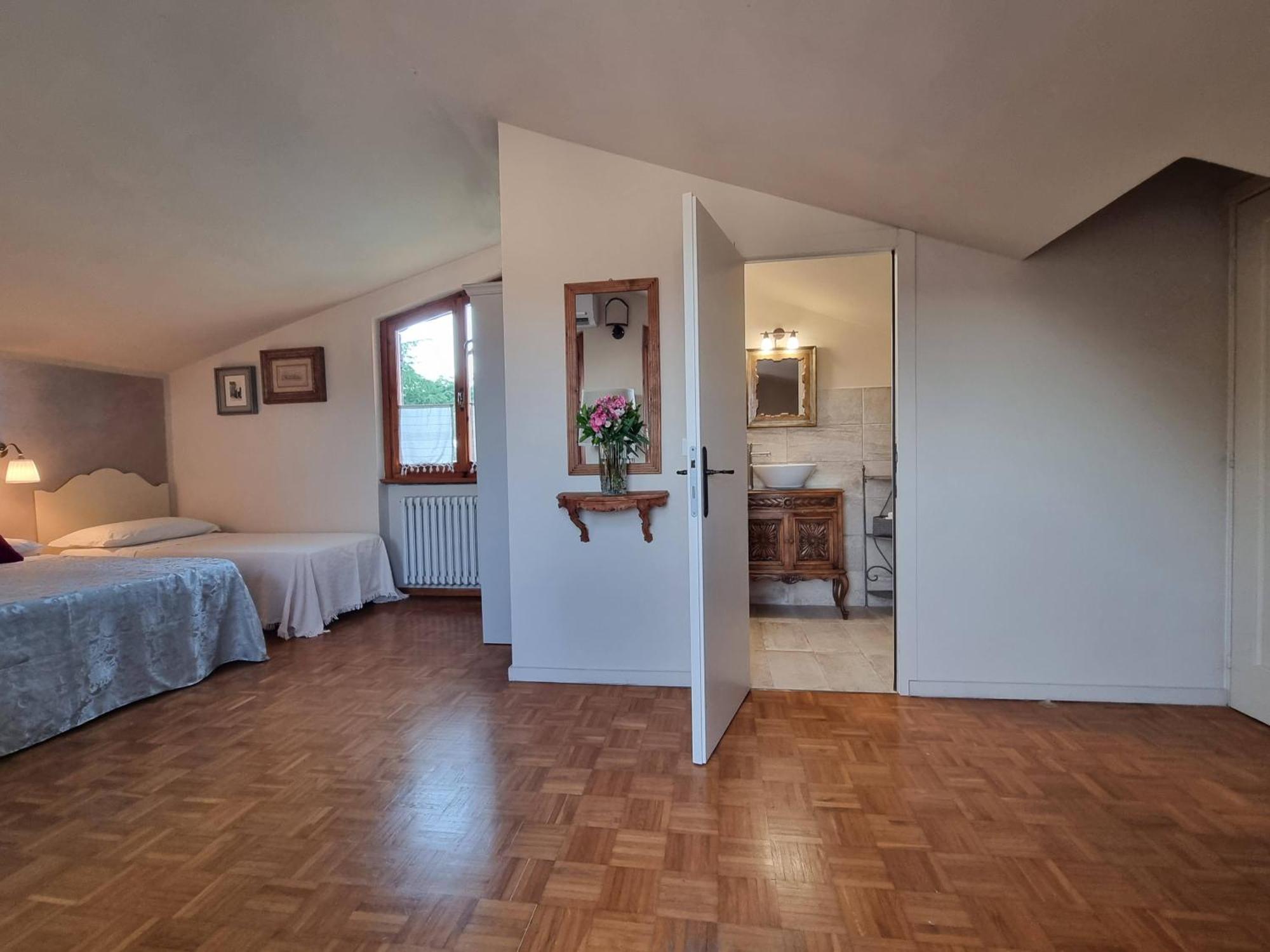 Casa Aloe B&B Монте Сан Савино Екстериор снимка