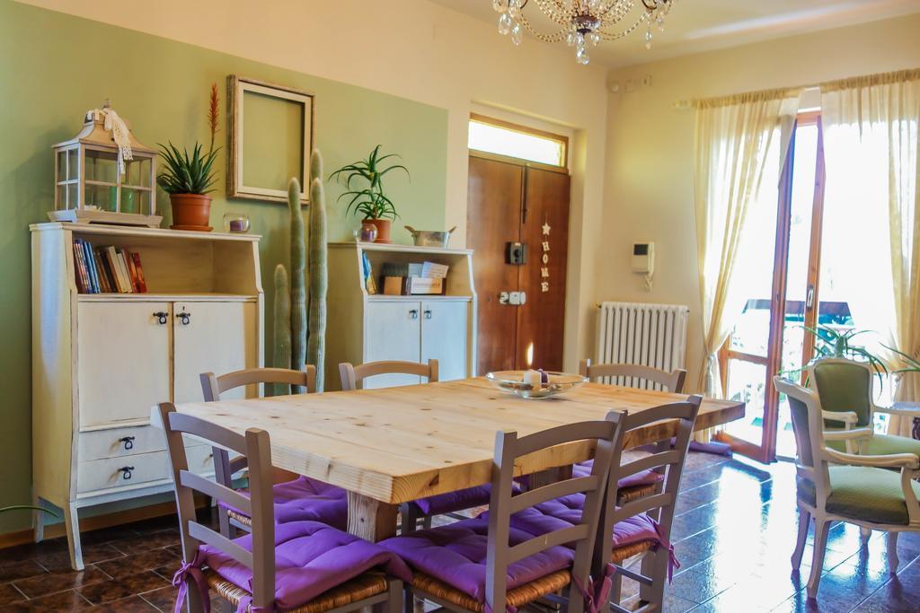 Casa Aloe B&B Монте Сан Савино Екстериор снимка