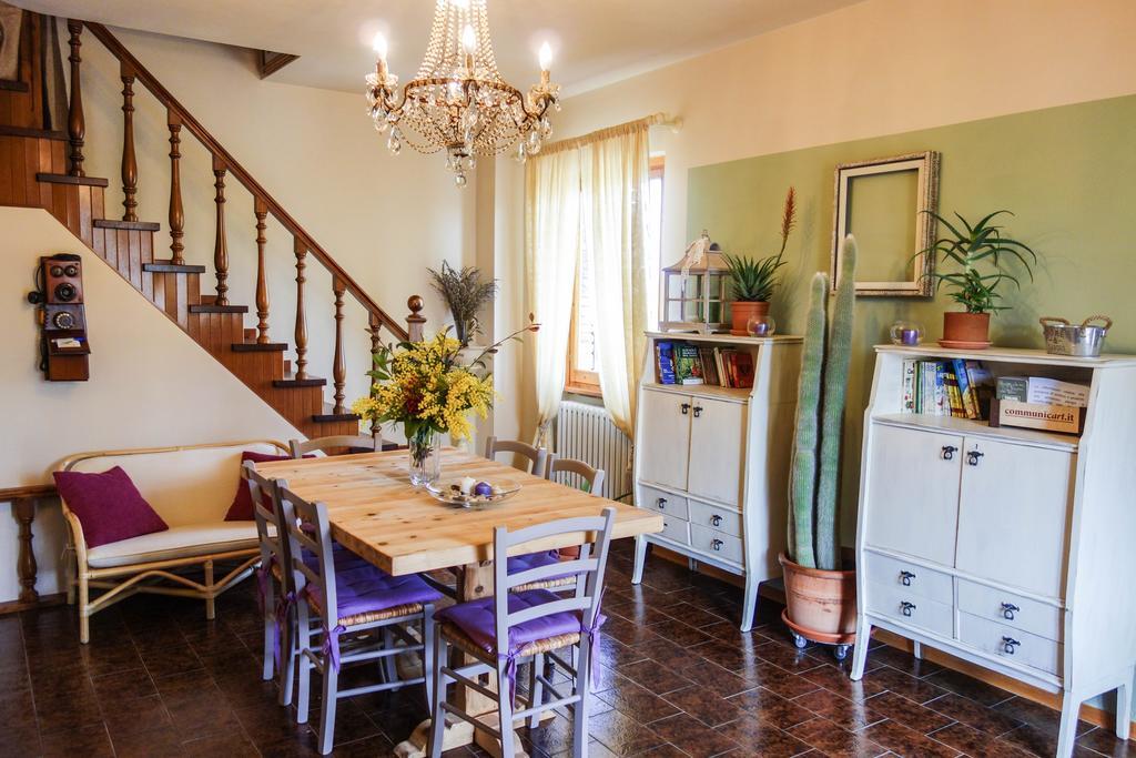Casa Aloe B&B Монте Сан Савино Екстериор снимка