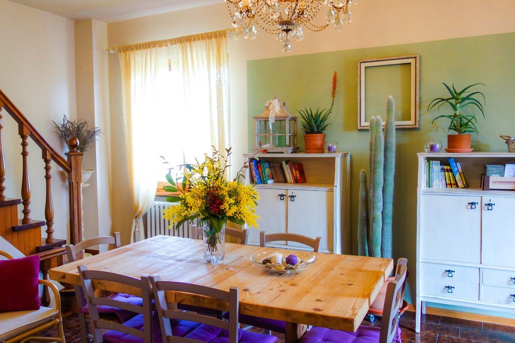 Casa Aloe B&B Монте Сан Савино Екстериор снимка