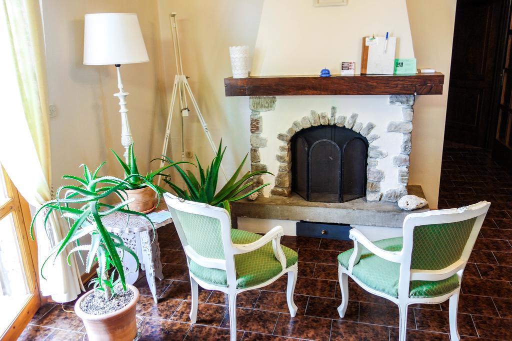 Casa Aloe B&B Монте Сан Савино Екстериор снимка
