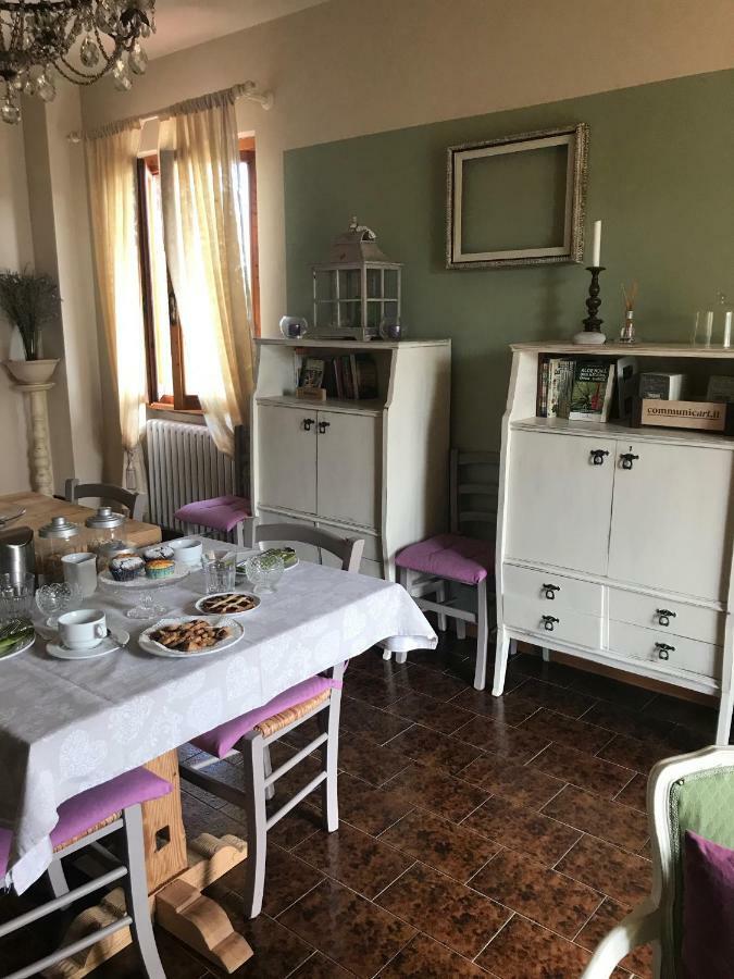 Casa Aloe B&B Монте Сан Савино Екстериор снимка